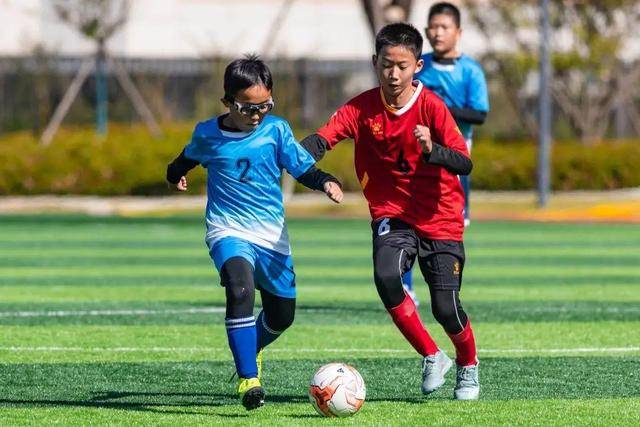 郭嘉璇去世 北京足协回应争议 多家足球俱乐部发声